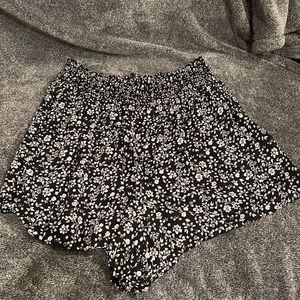 Floral flowy shorts
